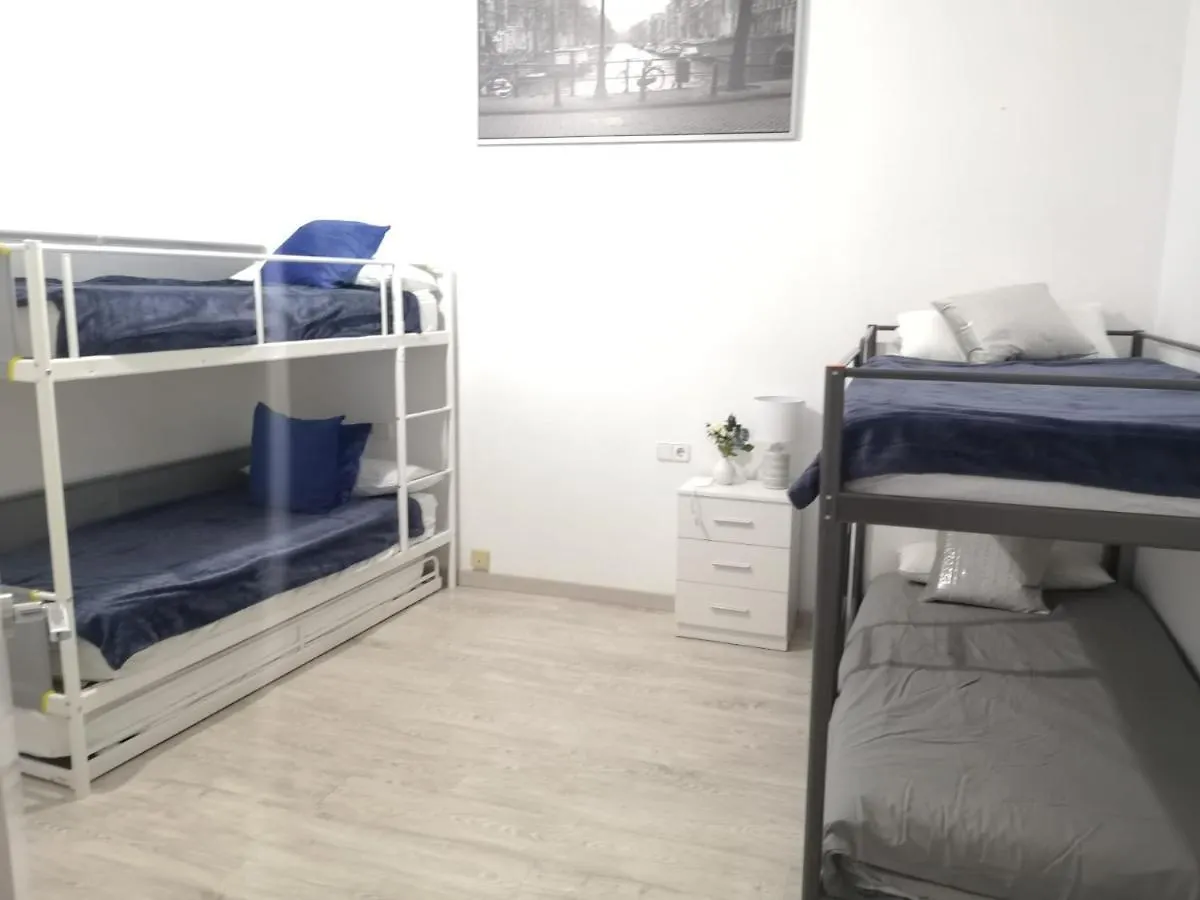 Dos De Mayo Beds Hostel Seville Spain