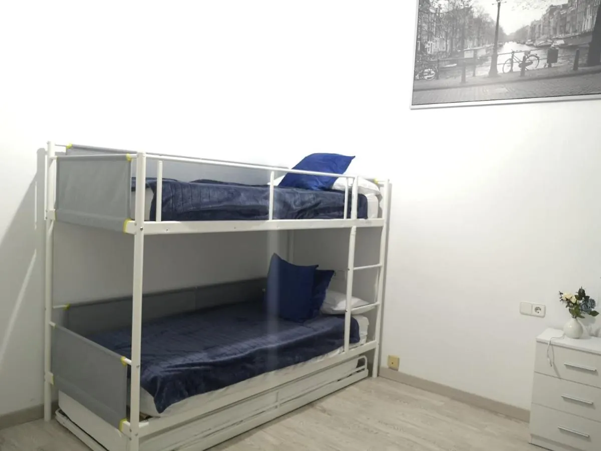 Dos De Mayo Beds Hostel Seville Spain