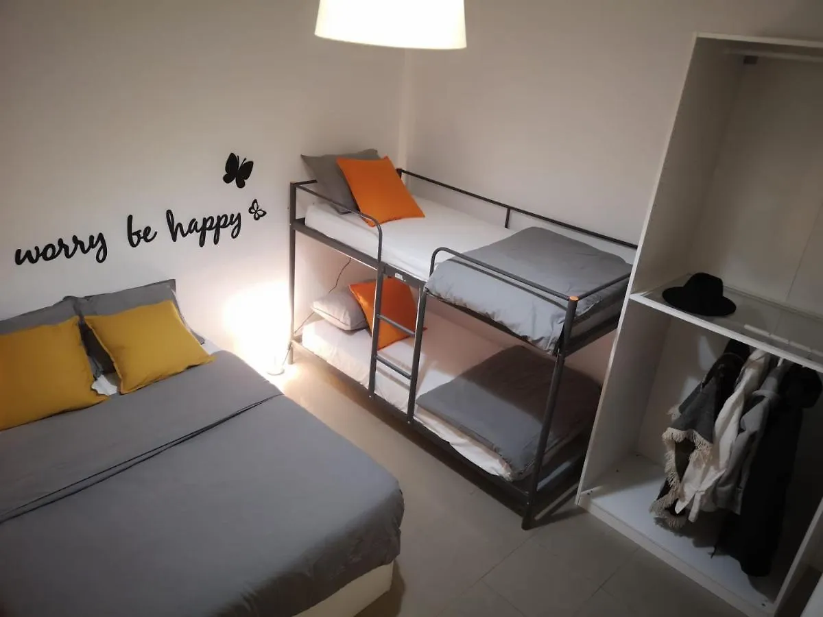 Dos De Mayo Beds Hostel Seville